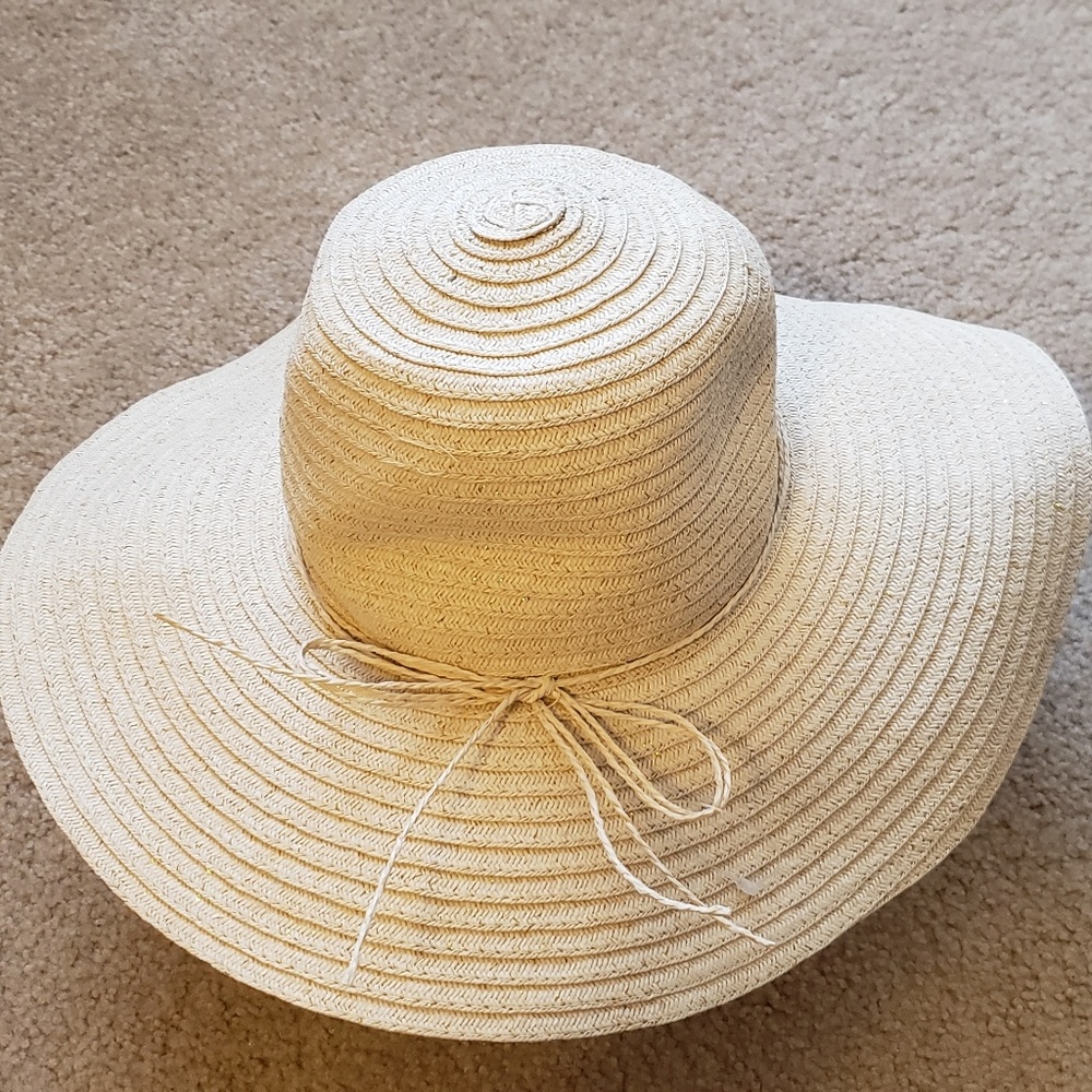 NWOT New Avon Summer Beach Hat 🌞